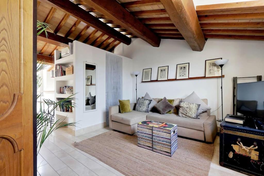 Pantheon Stylish Attic Appartamento